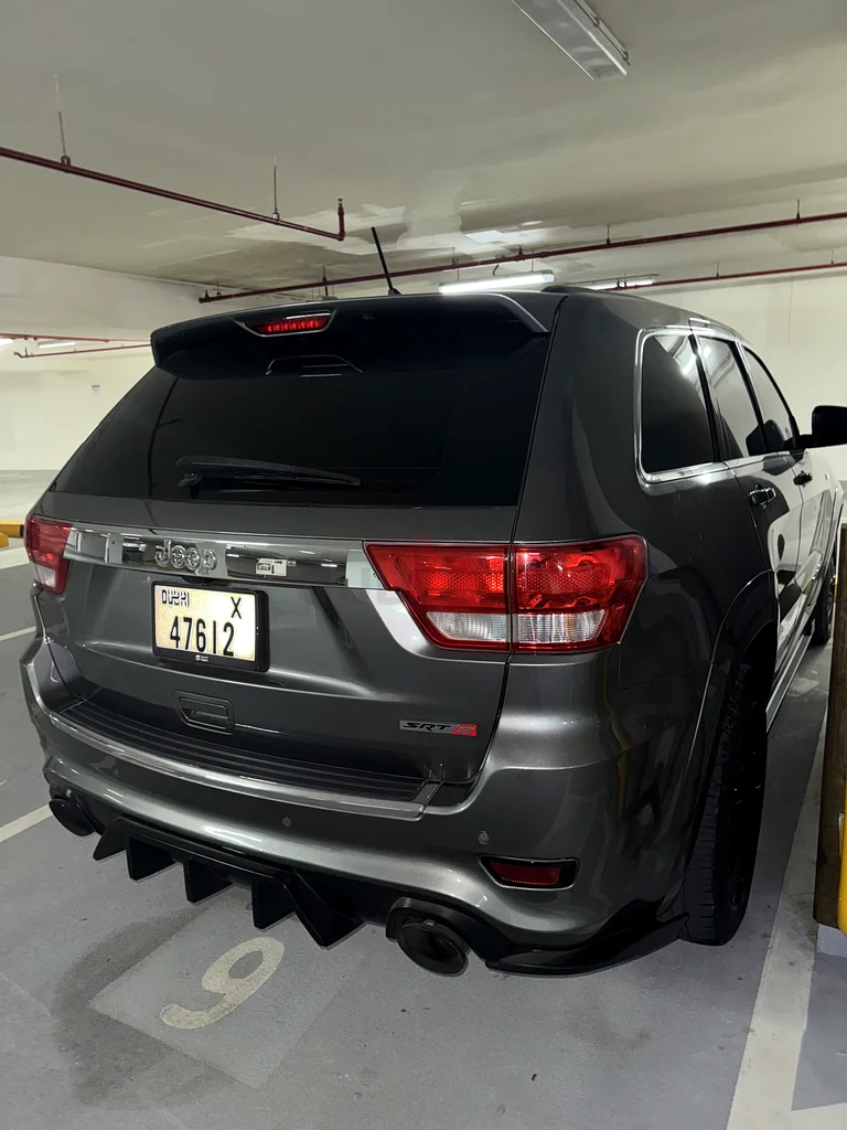 6.4 لتر جيب جراند شيروكي SRT8 بحالة ممتازة633986069949471129