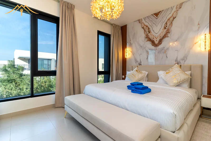 Utility Bills Included | Sophisticated 4-Bedroom Villa with Private Garden in Maple 163830640312961110