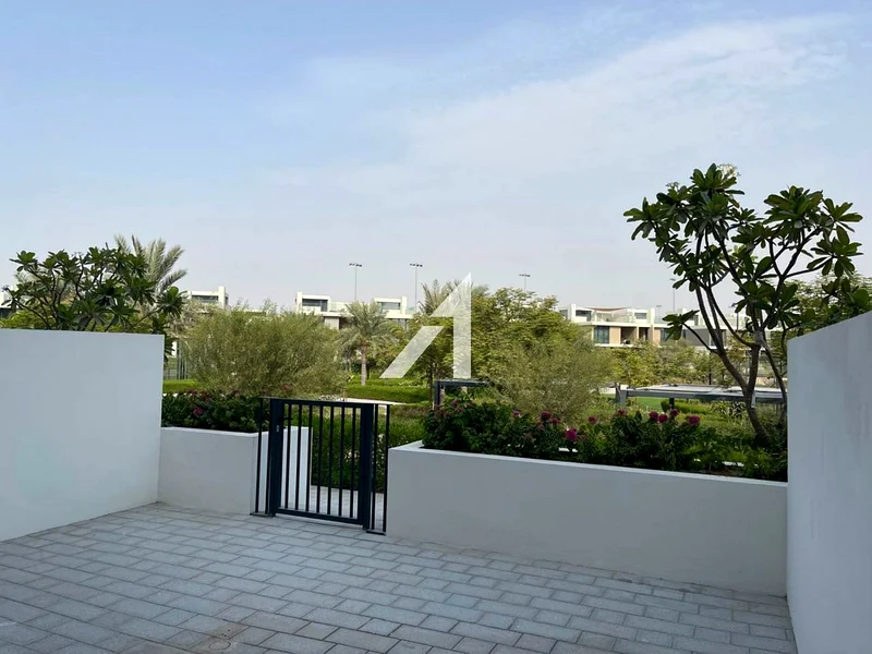 Modern 1BR| Huge Terrace | Park Facing | Vacant64044326402051111