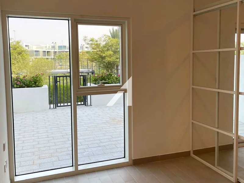 Modern 1BR| Huge Terrace | Park Facing | Vacant64044326402051112