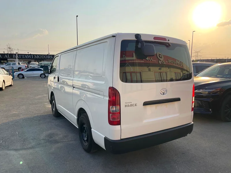 Toyota Hiace Cargo Van 2.7L STD (GCC)63401317093634114