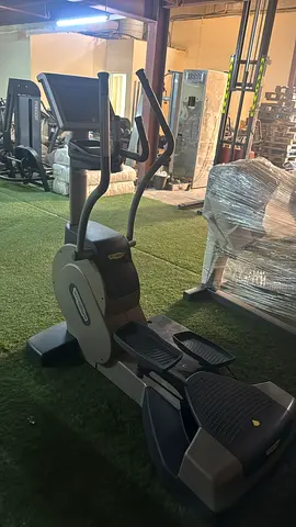 TECHNOGYM Crossover with Visio Touchscreen! Fitness Machine