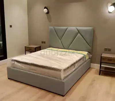 Stylish and Contemporary Queen Bed