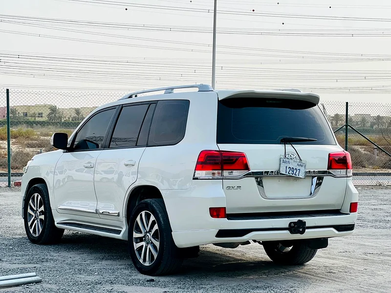 Toyota Land Cruiser // Gcc Space // Cylander 6 // Good conditions63399948317443114