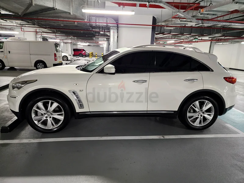 إنفينيتي QX70 موديل 2015 للبيع63398553777921111