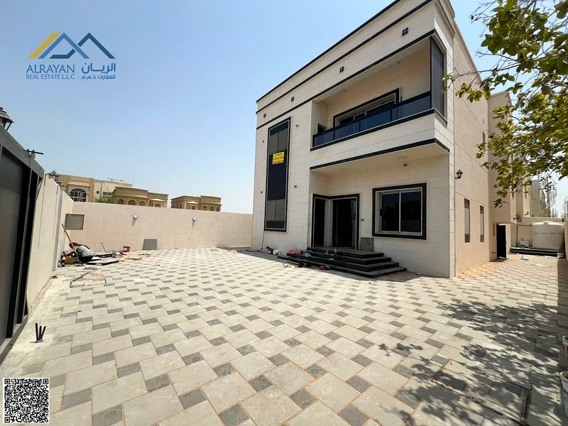 For sale: A large villa with luxurious finishes. The price includes air conditioning. It's close to all schools and services.63869383336323110