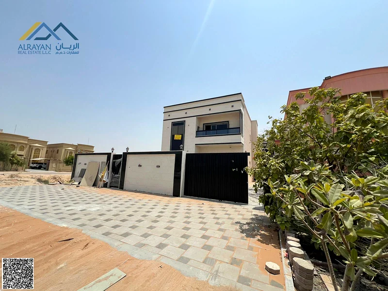 For sale: A large villa with luxurious finishes. The price includes air conditioning. It's close to all schools and services.63869383336323113