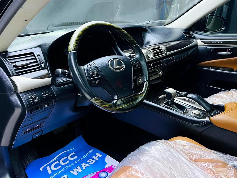 Lexus LS 46063398644621697112