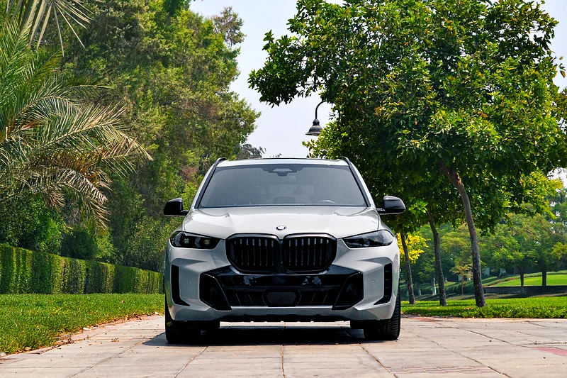 فردي XDrive 40i حزمة M مجهزة بالكامل سجل صيانة كامل وعقد صيانة مع AGMC63406212677377111