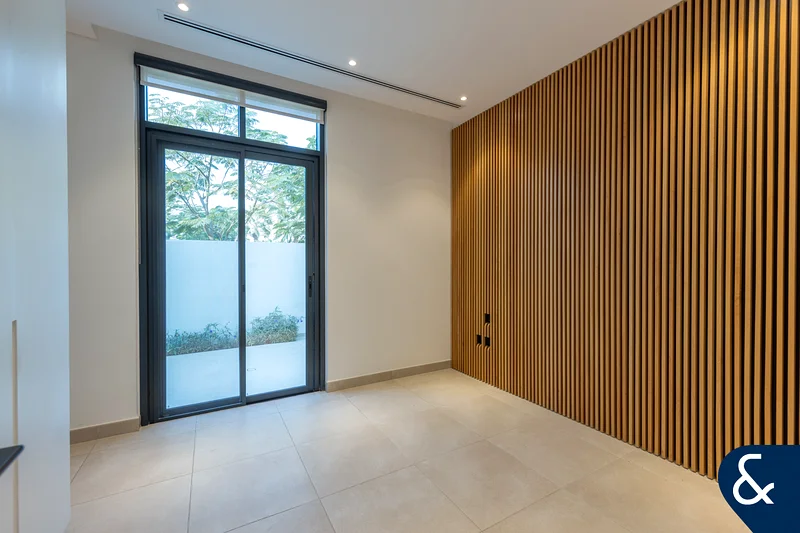Corner Plot | Private Pool | Vacant Unit63926871600386114