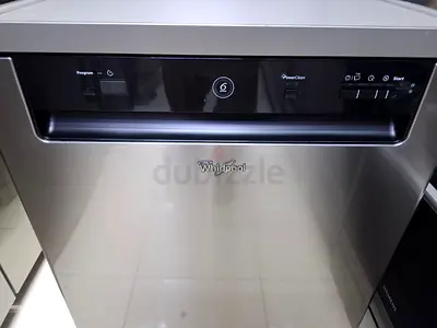 Whirlpool Dishwasher - Efficient Cleaning for Your Kitchen