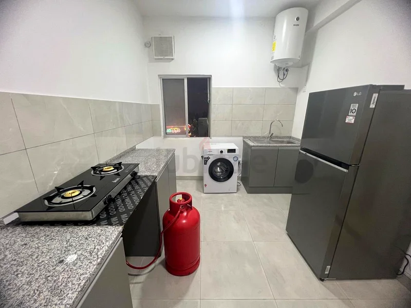 غرفة خاصة متاحة من 1 سبتمبر – شاملة للكل63401988357250113
