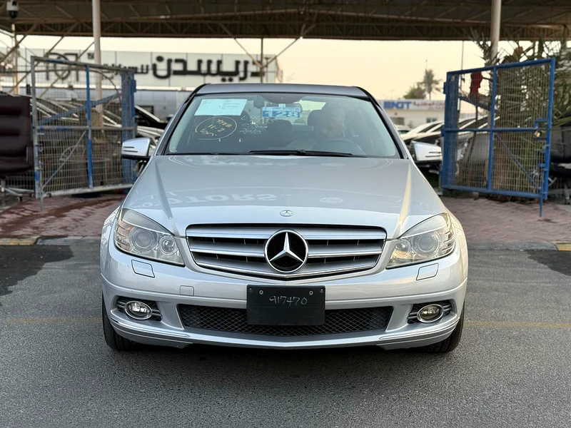 PRE-OWNED MERCEDES BENZ C-300 2010 JAPAN IMPORT63402411804290111