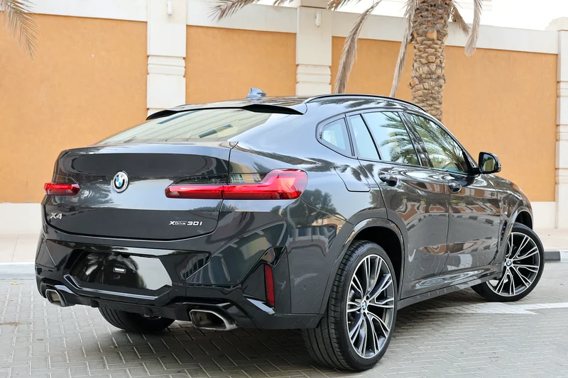 BMW X4 -xDrive 30i-kit M SPORT-2022-UNDER WARRANTY-76000KM-GCC SPECS63406148658435112