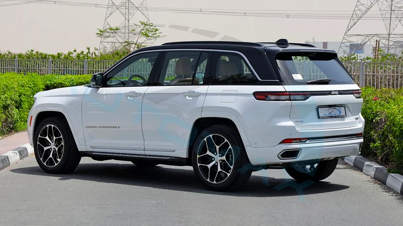 2025 Grand Cherokee Summit Reserve Luxury Night Vision 4x4 GCC with 3 Years or 60,000 km Warranty63398605681282114