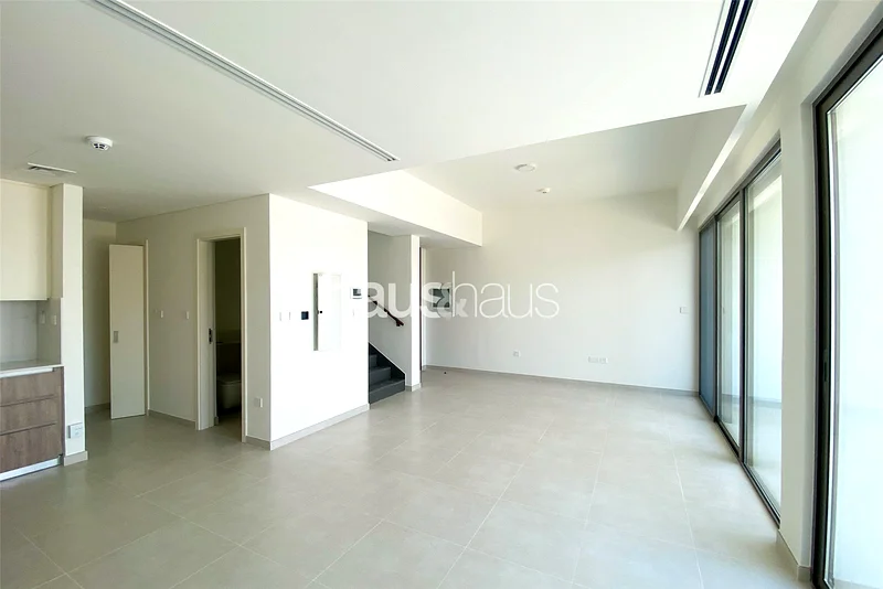 Vastu | Single Row | Opposite Park | Available63947675137409112