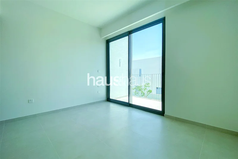 Vastu | Single Row | Opposite Park | Available63947675137409114