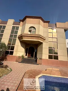 For sale villa with 5 rooms and a swimming pool in Sharqan in sharjah to all Arab nationalities