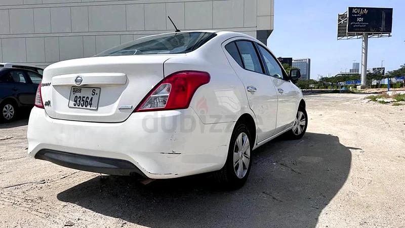 Nissan SUnny 201663399966742659113