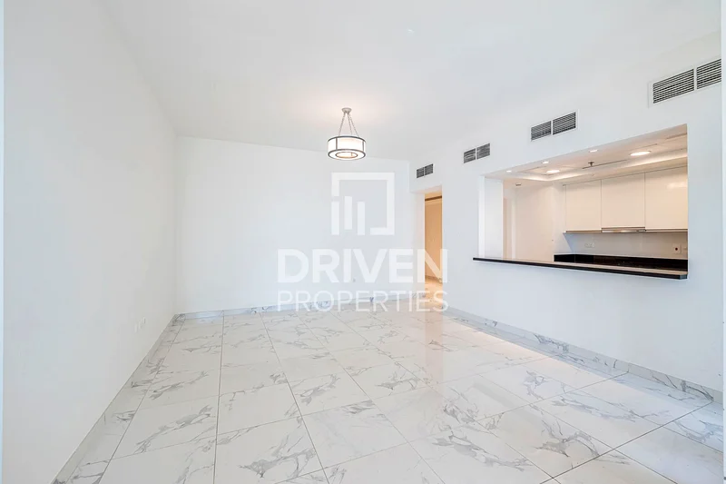Stylish and Large Layout | Fully Equipped Kitchen63794787037825111