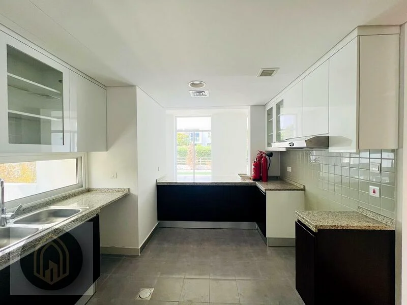 Single Row | Close to Amenities | Semi-Detached + Maid63731086445315112