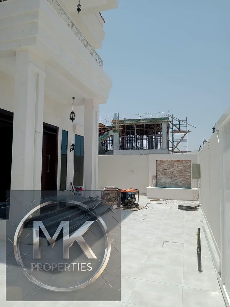 فيلا فاخرة جديدة جاهزة للبيع في الهيليو (1) عجمان بتصميم ملكي63892581390594114