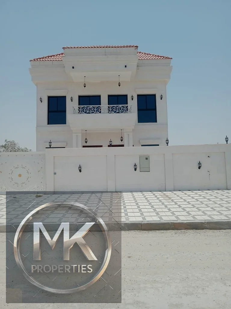 فيلا فاخرة جديدة جاهزة للبيع في الهيليو (1) عجمان بتصميم ملكي63892581390594111
