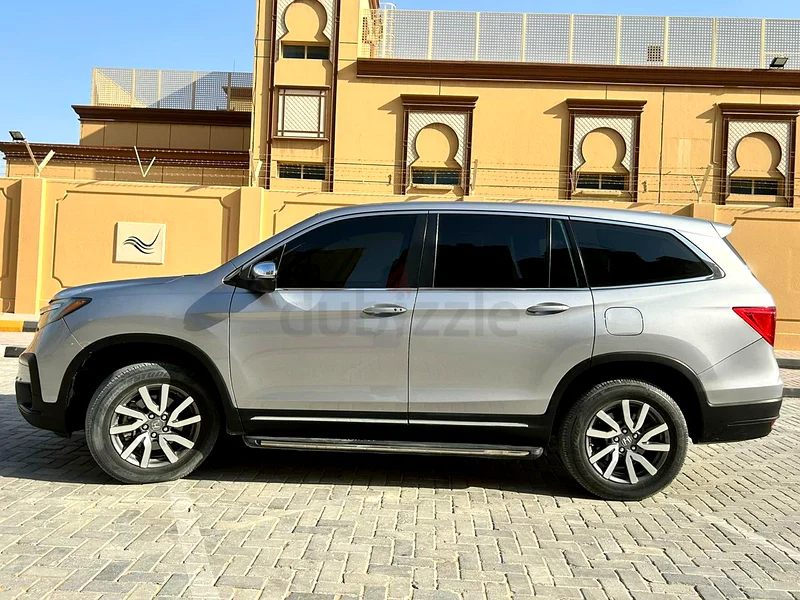 Honda Pilot. 2019 model Silver colour . Very good condition. No accident at all. 90 % Original paint63398539672962111