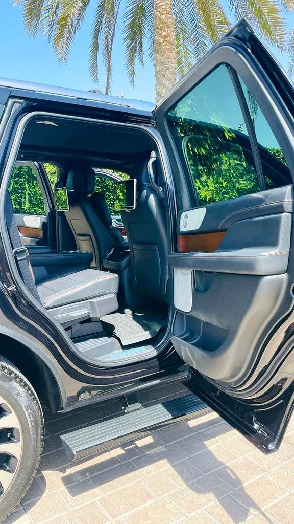 Lincoln Navigator 202263491341048450114