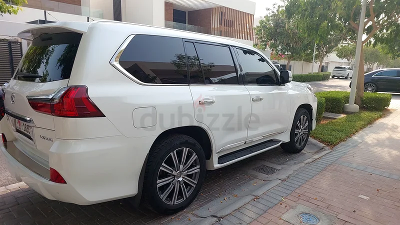 لكزس LX 570 - حالة ممتازة - سيارة دفعٍ رباعي فاخرة للعائلة63406918748289113