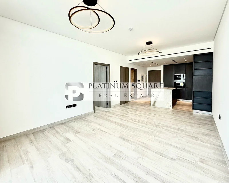 TOP Floor | Front View | Exclusive | Tenanted64042474961154111