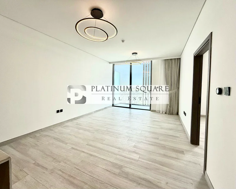 TOP Floor | Front View | Exclusive | Tenanted64042474961154113
