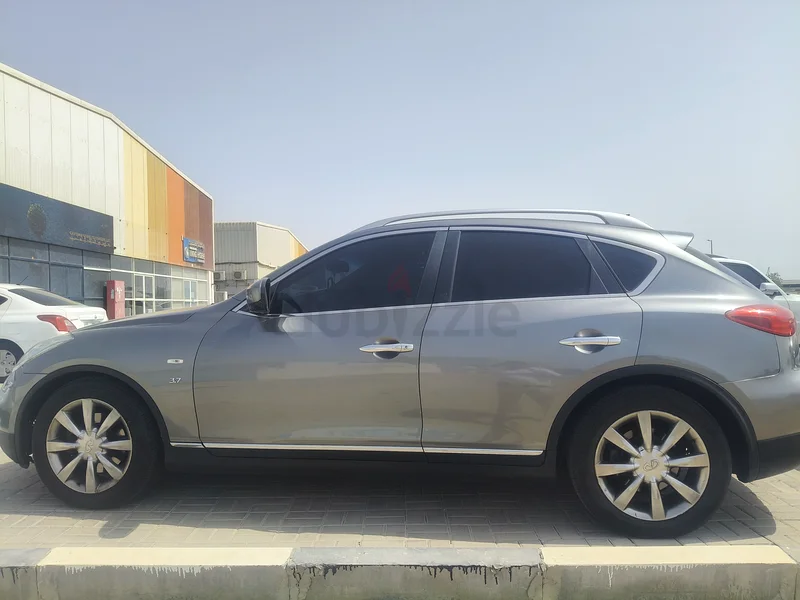 إنفيني QX 50 للبيع بحالة ممتازة وأقل من المعدل في عدد الكيلومترات63398579502465114