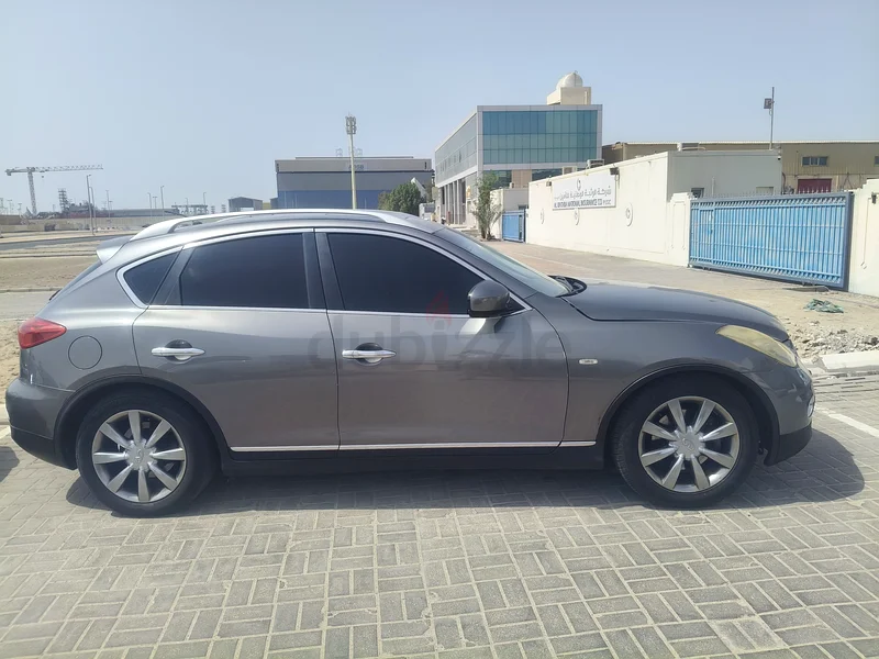 إنفيني QX 50 للبيع بحالة ممتازة وأقل من المعدل في عدد الكيلومترات63398579502465112