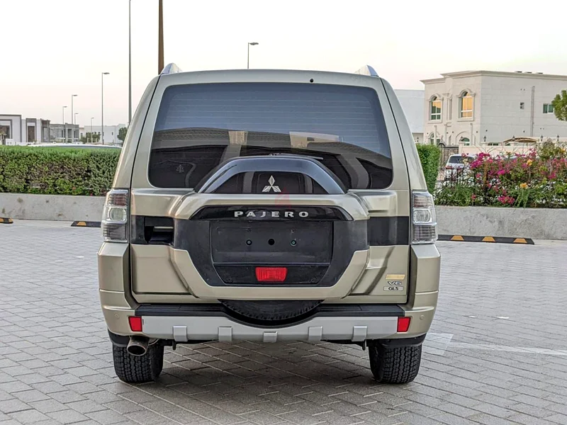 2015 PAJERO GCC MID OPTION IN GOOD CONDITION63398588458883113