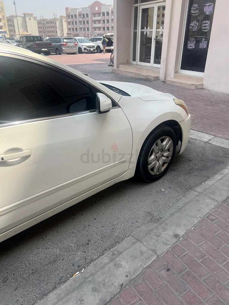 نيسان ألتيما بيضاء63399975012226114