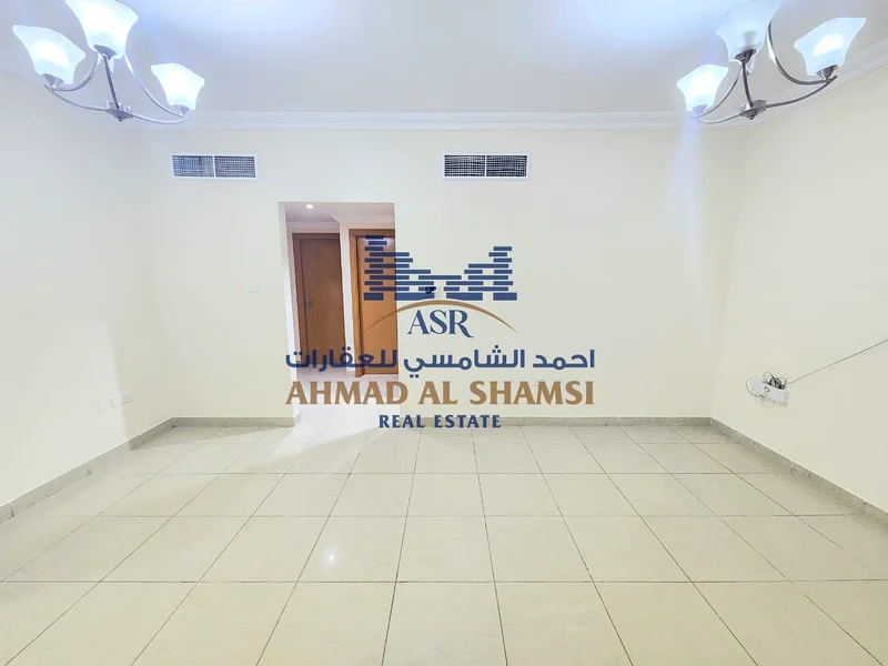 جاهز للانتقال | شقة واسعة من غرفتي نوم | قريبة من سوق الصحراء63707321663618114