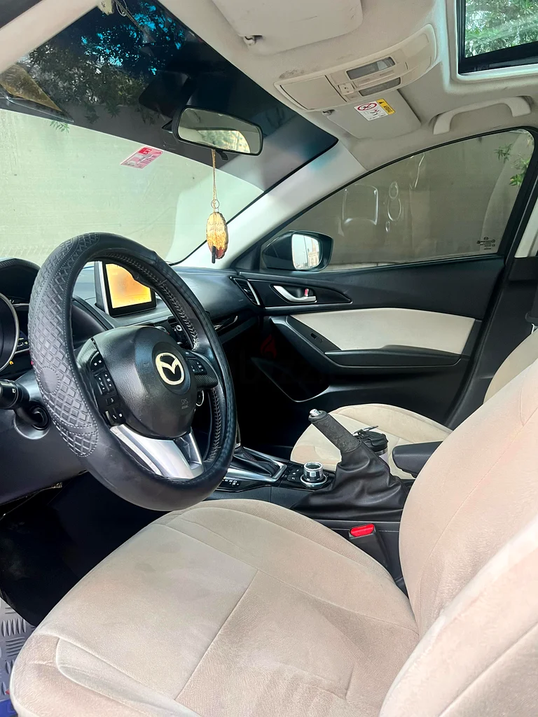 Mazda 3 model 2015-Grey colour,GCC Specs,Well-maintained -Ready to drive63398513046914114