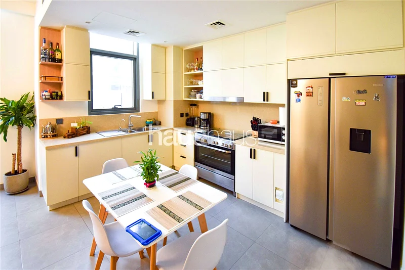 Area Expert | Vacant On Transfer | Walk to Pool63930884211713113