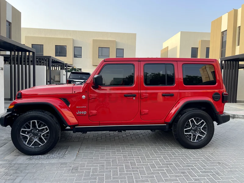 جيب ورانغلر ساهارا 2024 | سقف صلب | فقط 9,800 كم | المالك الأول من وكالة الفطيم للسيارات63398602352515114