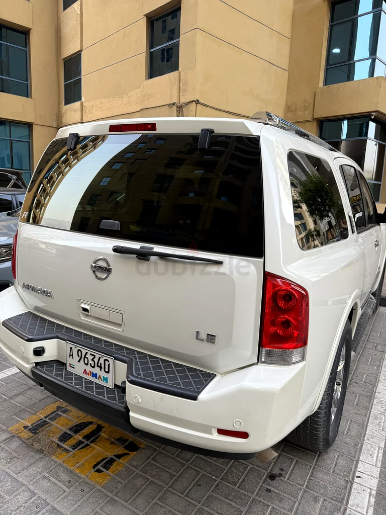 Nissan Armada 2014 v8 5.763399981903490111