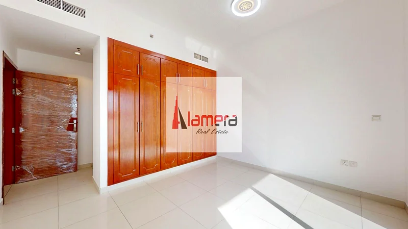 Zero Commission 3 Bedroom + Huge Living Area |Prime Connectivity! | Closed Kitchen | Huge Garden63993633655809112