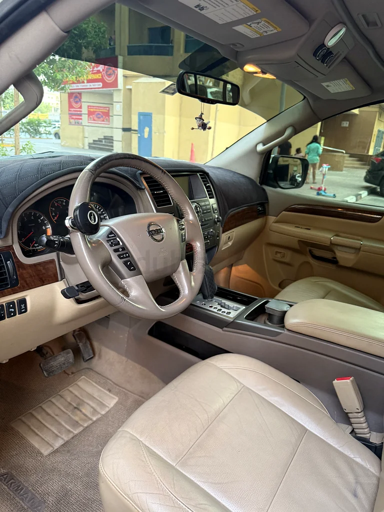 Nissan Armada 2014 v8 5.763399981903490113