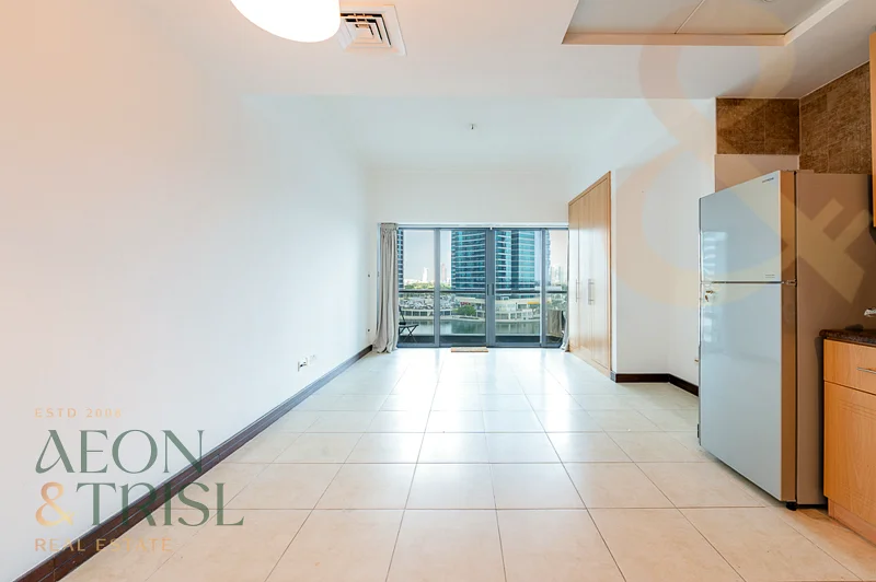 Full Window Unit | Lake Facing | Balcony | Premium63987874247939112