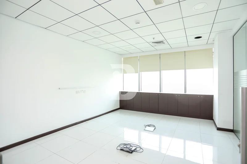 High End Office | Premium Fixtures | Vastu Unit63826677463171114