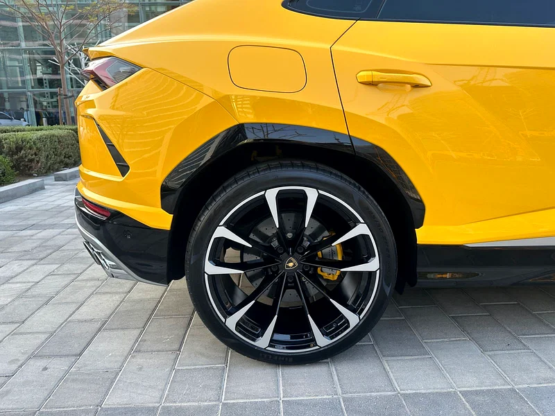 GCC Lamborghini Urus MY20 2020 / Single Owned63398498575873114