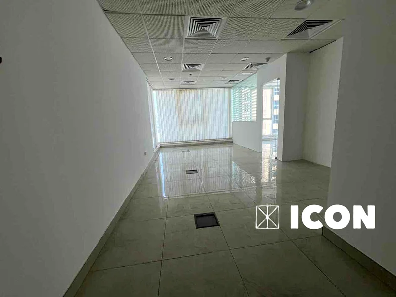 Prime location | Vacant | Private washroom & Pantry  | Very Bright63826858347522111