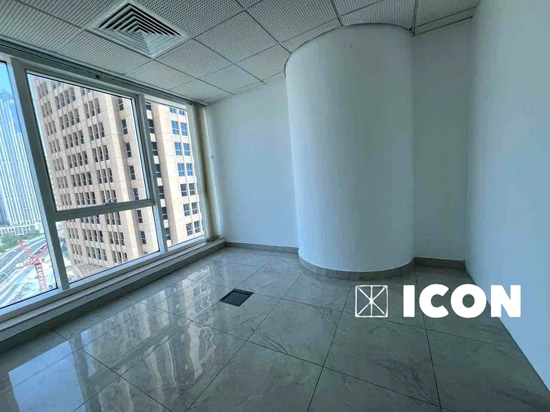 Prime location | Vacant | Private washroom & Pantry  | Very Bright63826858347522113