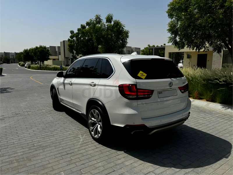 بيع بي إم دبليو المحبوبة  
بي إم دبليو X5 xDrive50i | 2014 | خيار كامل | خليجي | سيدة تستخدمها63406212816001114