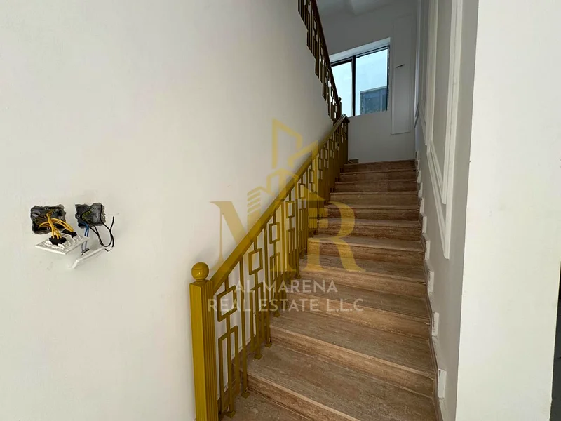 🏡 For Sale – Luxury Villa in Al Hiliw 2 – Ajman | Two Floors + Rooftop | 7 Master Bedrooms | Separate Majlis & Two Spacious Living Rooms | Maid’s Roo63909983054339113